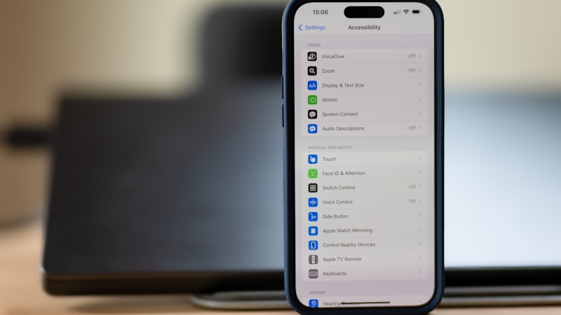 iPhoneの字が小さくて読めないときの解決ガイド｜文字サイズを見やすく調整する簡単な方法