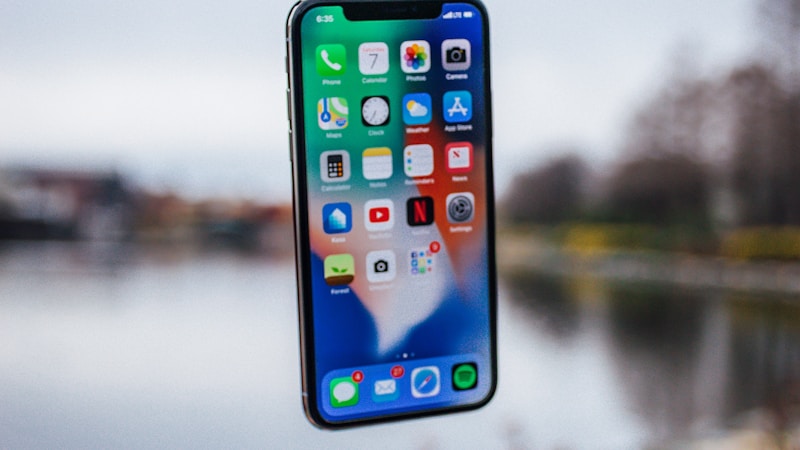 iPhoneの字が小さくて読めないときの解決ガイド｜文字サイズを見やすく調整する簡単な方法