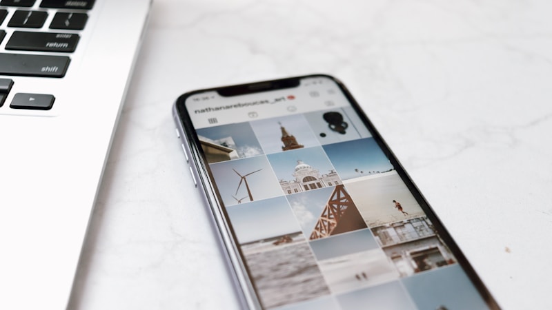 iPhoneの写真の保存先が消えた？アルバムが見つからない原因と戻し方をやさしく解説
