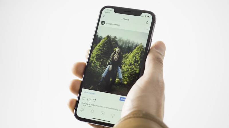iPhoneの写真の保存先が消えた？アルバムが見つからない原因と戻し方をやさしく解説